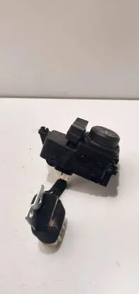 Hyundai Tucson TL Wing mirror switch 93573D3020 P7M0215 20150722