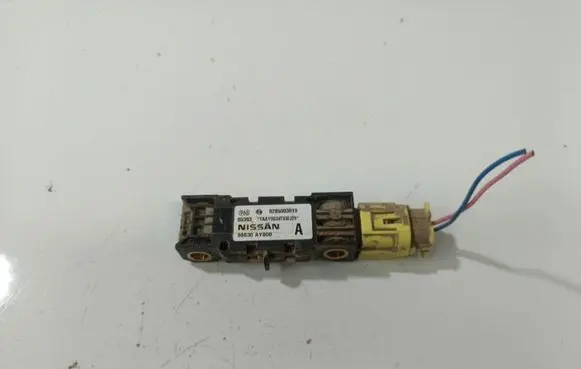Nissan Primera Airbag deployment crash/impact sensor 0285003019