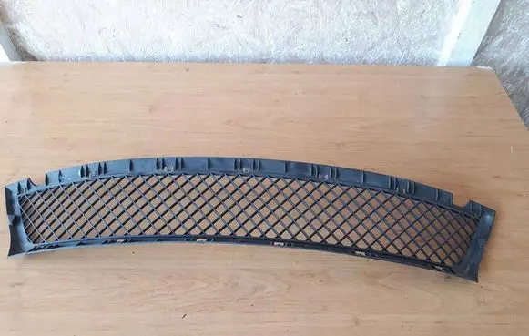 BMW 3 E46 Front bumper lower grill 7065469