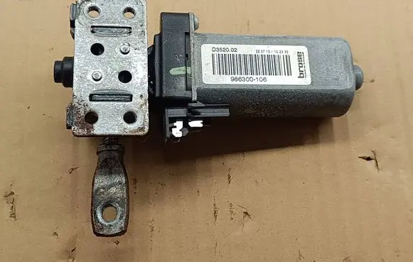 Dodge Durango III Seat adjustment motor 986300106 D352002
