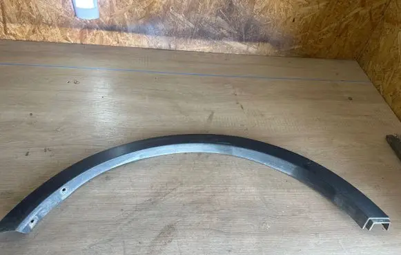 Ford Escape III Rear arch trim M738F