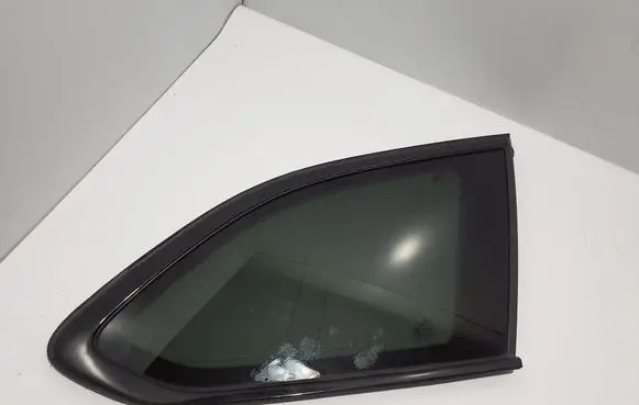 BMW 5 G30 G31 G38 Rear side window 7387468