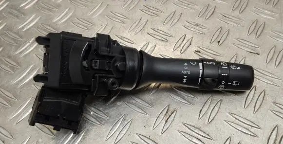 Toyota Yaris Wiper control stalk 17F9360D190 L45