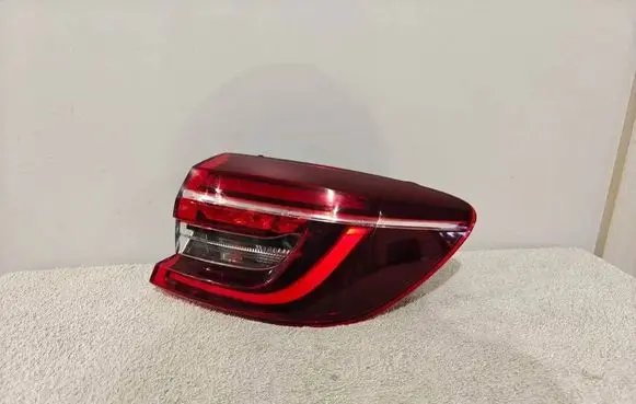 Renault Clio V Rear/tail lights 19585701