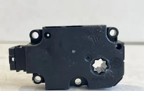 Mercedes-Benz GLB X247 Air flap motor/actuator A0999063502