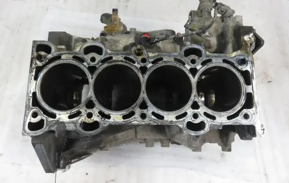 Mazda 3 I Engine block L3V