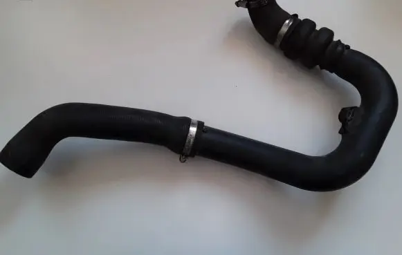 Intercooler hose/pipe