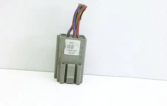 Opel Astra H Coolant fan relay 13178656