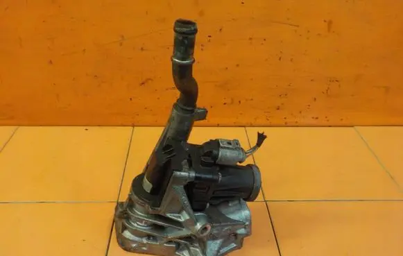 Jaguar XF X250 EGR thermostat 701881050