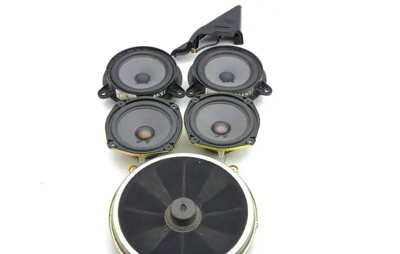 Nissan 350Z Audio system kit 28156AM900 28138CD000 28156AL500