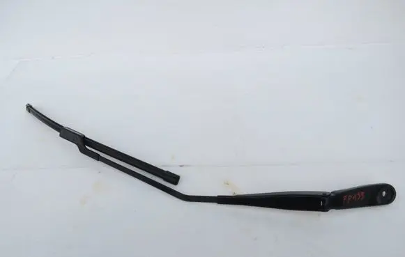 Volvo V60 Front wiper blade arm 30753505