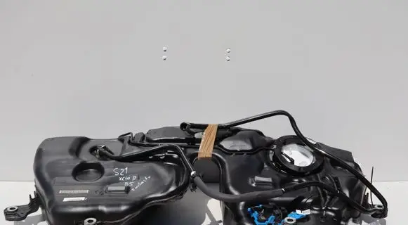 Volvo XC60 Fuel tank 32325573 31478638 102046036