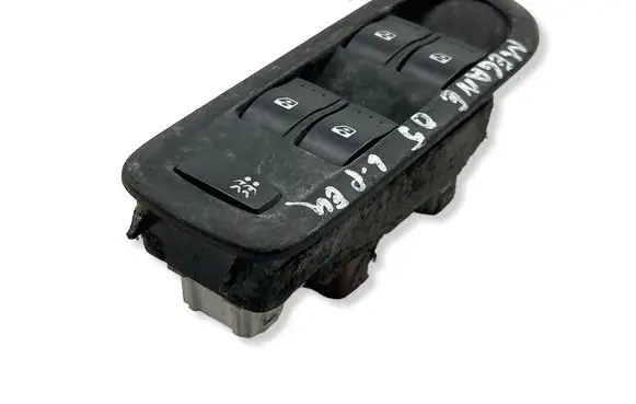 Renault Megane II Electric window control switch 156018070