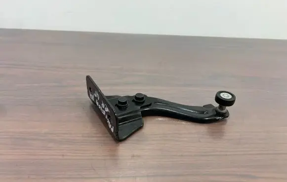Chrysler Pacifica Sliding door upper roller guide/hinge 