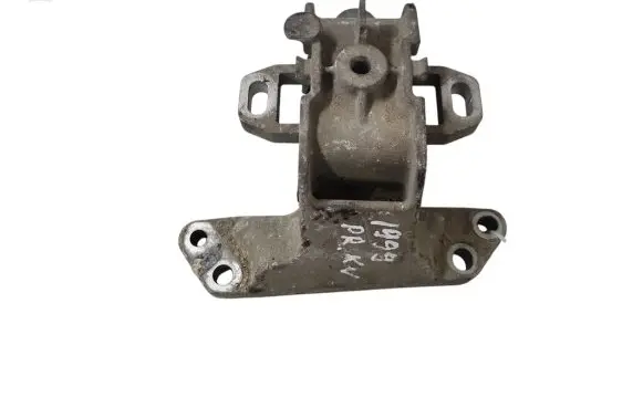 Citroen C5 Engine mount bracket