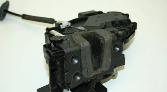 Land Rover Range Rover Sport L320 Front door lock FQM000216
