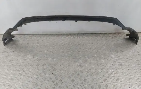 Front bumper lip