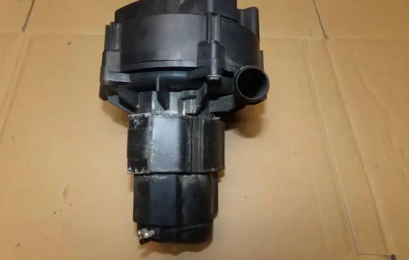 Mercedes-Benz E W210 Secondary air pump 0001403785