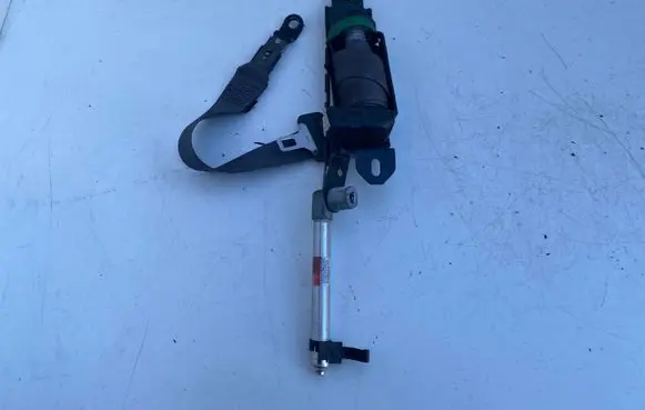 Volvo S80 Front seatbelt