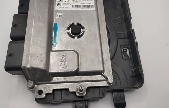 Peugeot 208 Engine control unit/module 9811545080 150941995