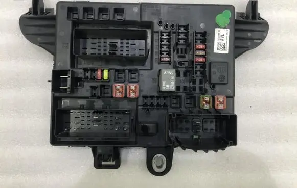 Opel Insignia A Fuse box set
