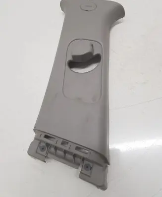 KIA Sportage (B) pillar trim (top) 858403U100 858303U010