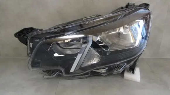 Peugeot Partner Headlight/headlamp 9816826980