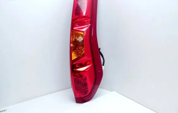 Nissan X-Trail T30 Rear/tail lights 22063929