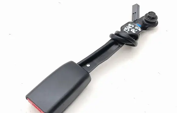 Front seatbelt buckle