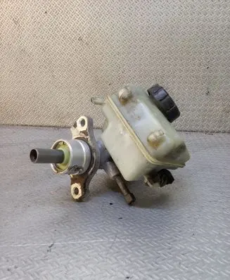 Master brake cylinder