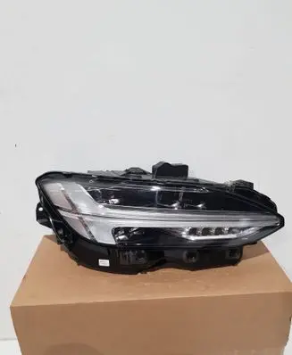 Volvo S90, V90 Headlight/headlamp 31386165