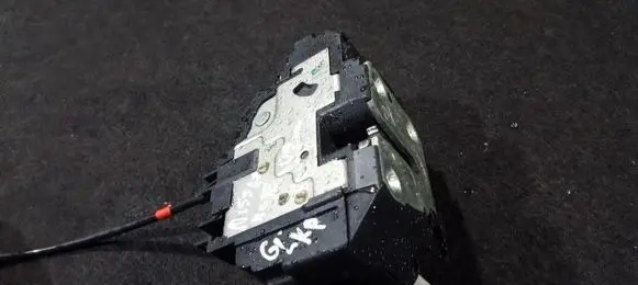 Nissan Note (E11) Rear door lock