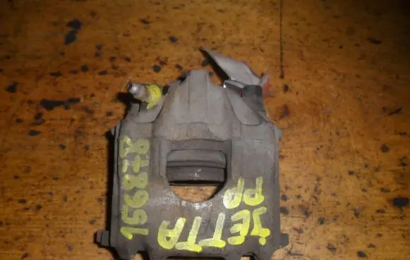 Volkswagen Jetta II Front brake caliper