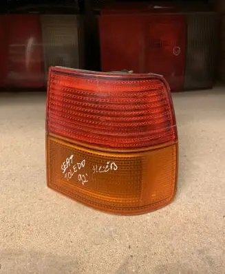 Seat Toledo I (1L) Rear/tail lights 1L0945096