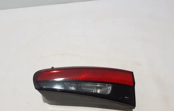 Tailgate rear/tail lights