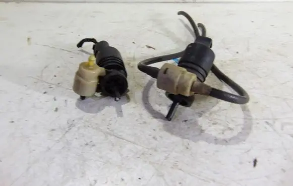Audi A8 S8 D3 4E Windscreen/windshield washer pump 1J0973722