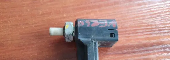 Clutch pedal sensor