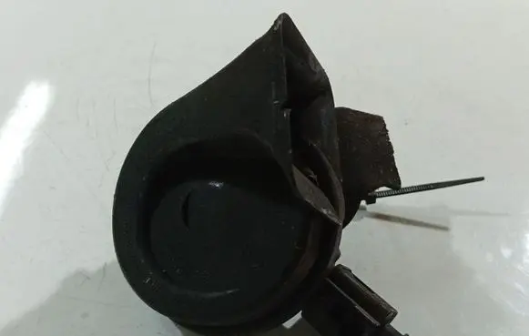 Skoda Octavia Mk2 (1Z) Horn signal 3881157