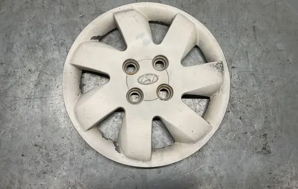 Hyundai Getz R14 wheel hub/cap/trim 529601C400
