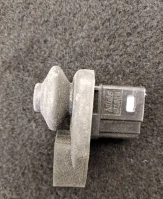 Nissan X-Trail T32 Sliding door contact joint 6Z21H