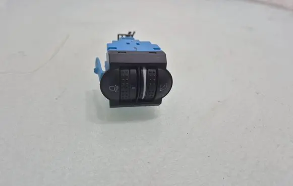 Volkswagen Touareg I Headlight level height control switch 7L6941333F