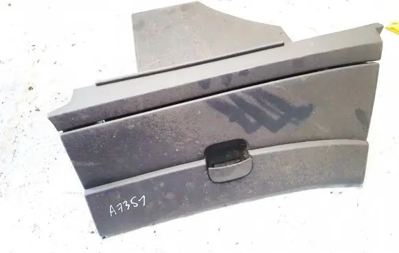 Nissan Qashqai Glove box 68520jd000