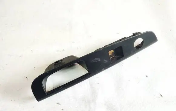 KIA Ceed Front door window switch trim 823511h110