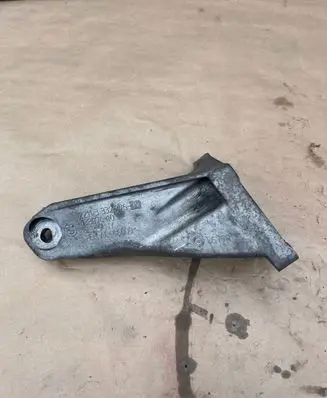 BMW X3 E83 Engine mounting bracket 3332276 13807410 ENAC46000