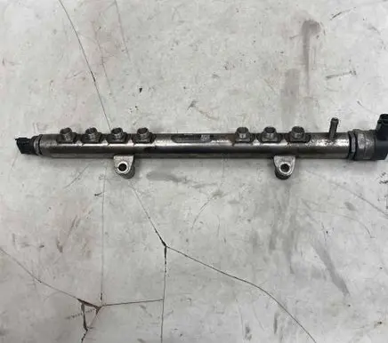 Volvo XC70 Fuel main line pipe 30777759 0445215025