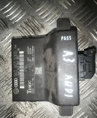 Audi A3 S3 8P Gateway control module 1K0907530D 1K0907951