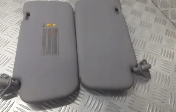 Nissan Primera Sun visor