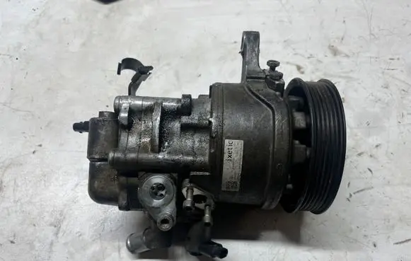BMW 5 F10 F11 Power steering pump 679866704 5004097