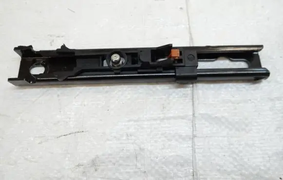 Citroen DS5 Seat belt height adjuster 9673459180