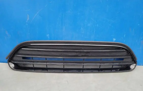 Mini Cooper Countryman F60 Front bumper upper radiator grill 51137931637